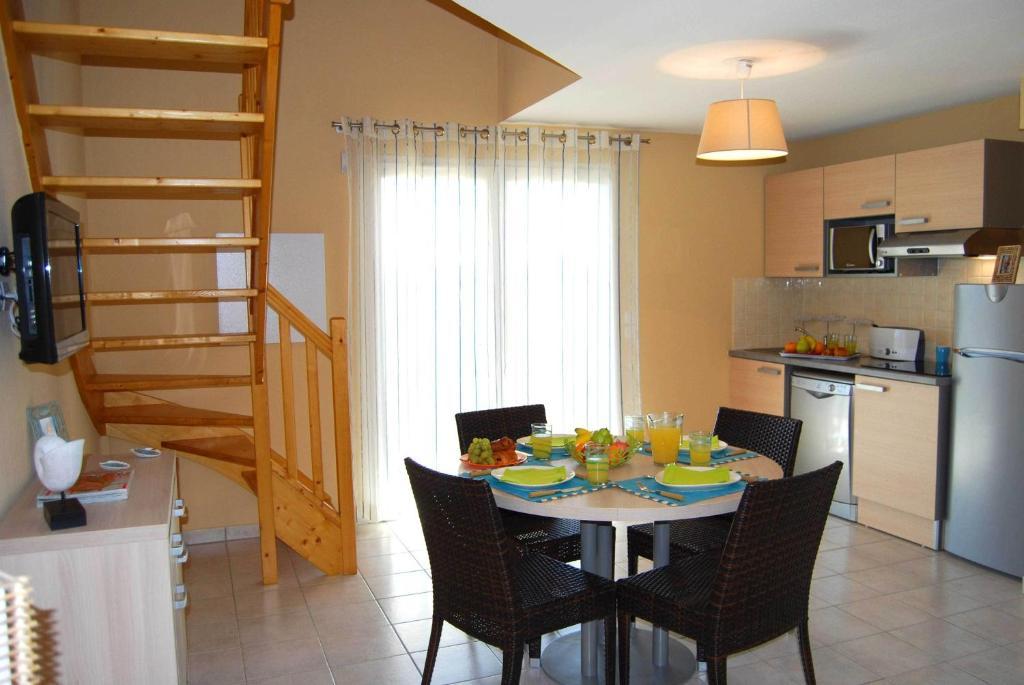 Lagrange Grand Bleu Vacances - Residence Le Mas De Торрей Номер фото