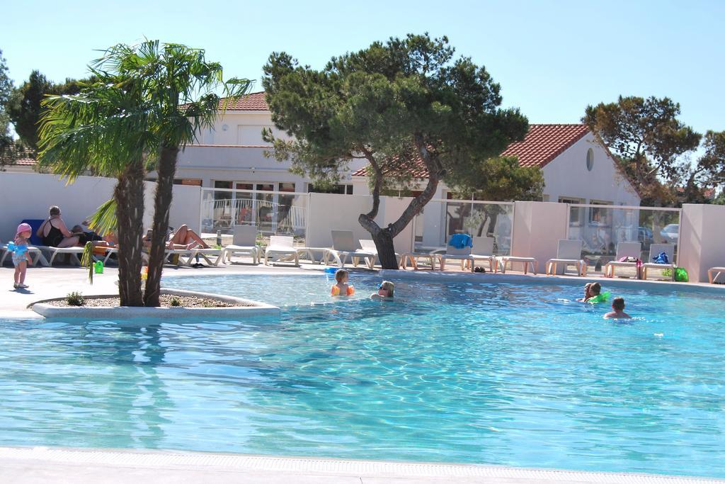 Lagrange Grand Bleu Vacances - Residence Le Mas De Торрей Экстерьер фото
